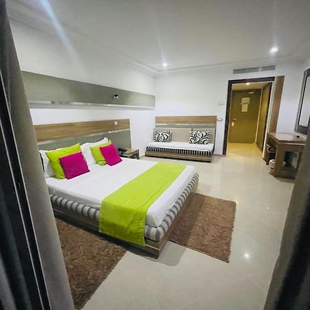 Marina Prestige Tabarka Hotel Buitenkant foto